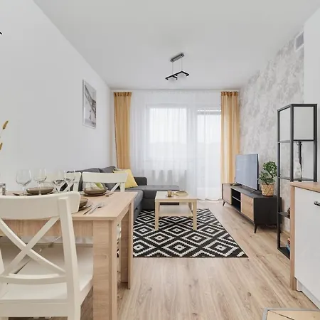 Apartment Family Kamienna With Balcony 1,5 Km To Wroclavia By Renters