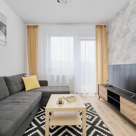 Apartment Family Kamienna With Balcony 1,5 Km To Wroclavia By Renters Wroclaw