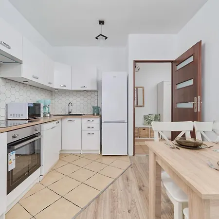 Family Kamienna With Balcony 1,5 Km To Wroclavia By Renters דירה